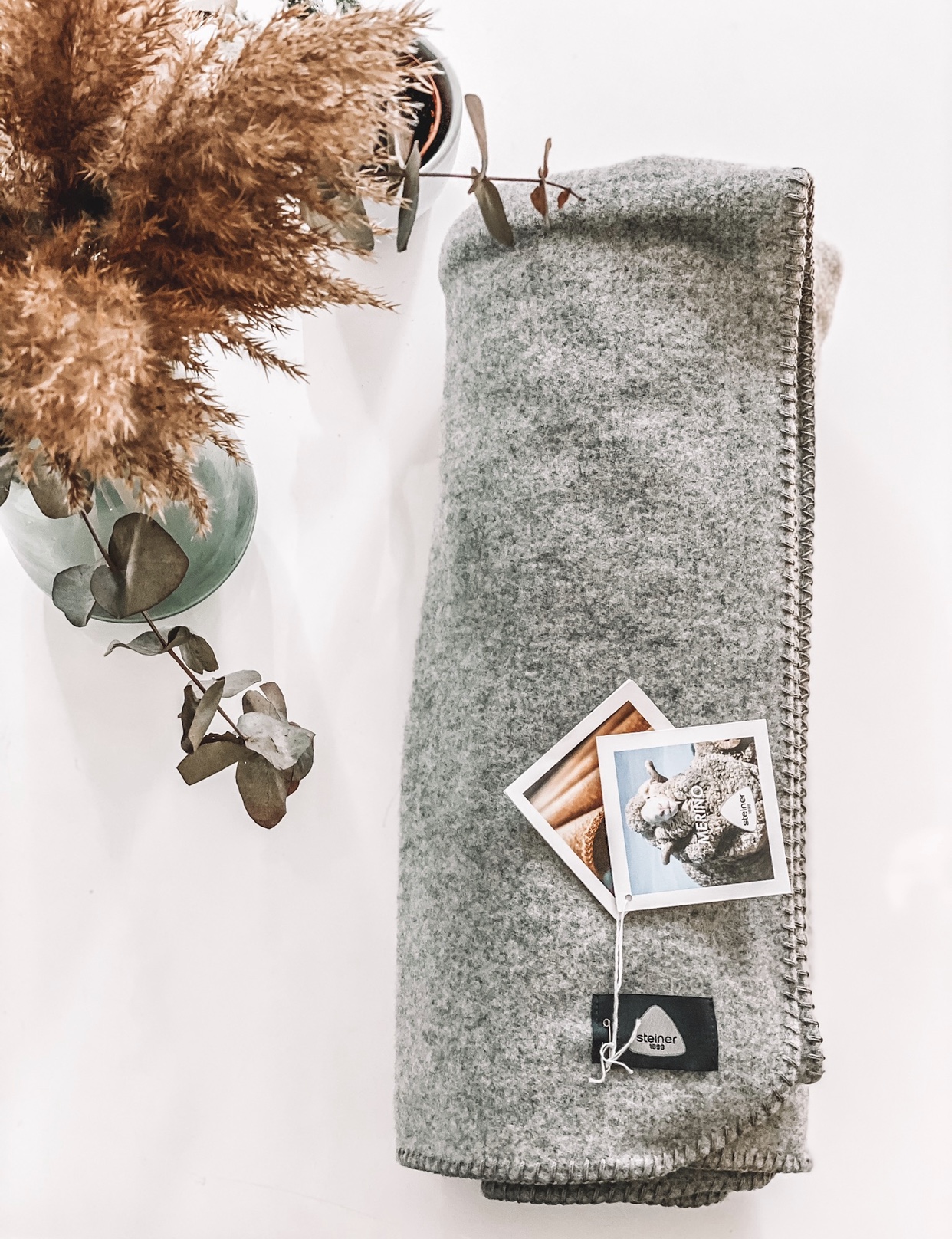 Jetzt ist Kuschelzeit: die besten Loden-Decken für die ganze Familie